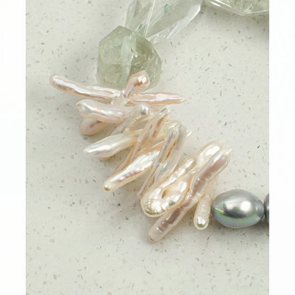 Elegant Green Quartz and Two-Tone Pearl Bracelet – Genuine Rice Pearl & Gray Pearl Beaded Stretch Band, Dainty Crystal Healing Jewelry for Women, Bridal or Birthday Gift