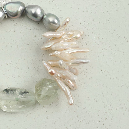 Elegant Green Quartz and Two-Tone Pearl Bracelet – Genuine Rice Pearl & Gray Pearl Beaded Stretch Band, Dainty Crystal Healing Jewelry for Women, Bridal or Birthday Gift